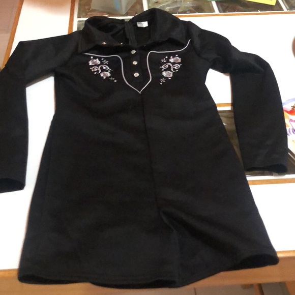 Westerncowgirl romper costume. Includes short romper, a chain belt andbandanna. - Picture 6 of 12